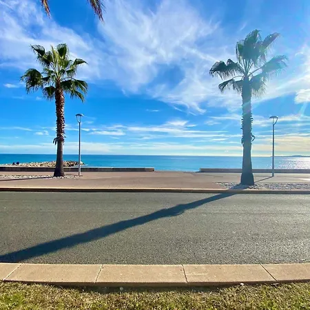 Le Pied Dans L'eau - Parking - Seaside - Hipprodrome * Cagnes-sur-Mer